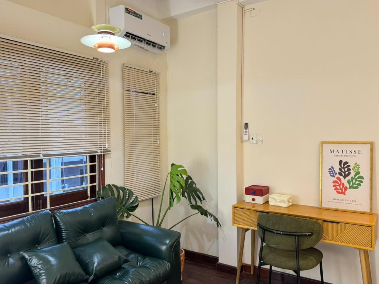 Bed & Breakfast Kathome Saigon - Free Netflix, Near Bui Vien Walking Street